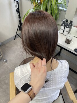 オグジュアリー 表参道(aux.) ラベンダーブラウン【ayame】(表参道/青山)