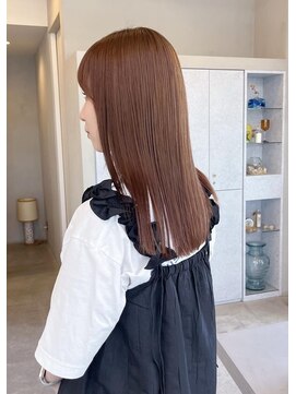 アム(am) グレージュ切りっぱなしボブ前髪ありミニボブミルクティベージュ