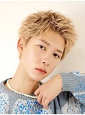 刈り上げなしハイトーンスパイキーショート