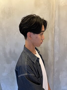 リリアーナ(LILIANA) リバースパーマ　センターパート　ニュアンスパーマ