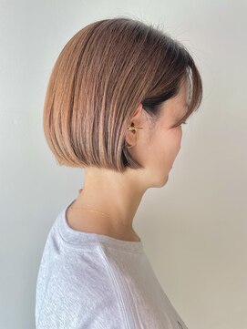 グーム(goom.) 小顔ショートボブ透明感ブリーチなしシルバーアッシュグレージュ