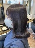 外ハネミディアムヘア+グレージュカラー
