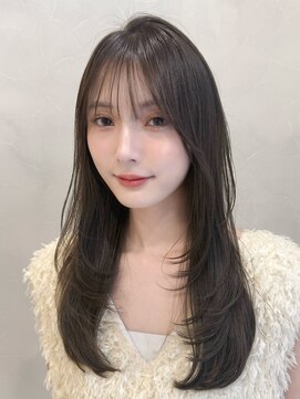 アグノス 青山(Agnos) 斜めバングイメチェン大人ガーリーくびれヘア外ハネボブ美髪