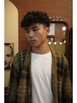 エディ(Edy) メンズスペインカールメンズパーマ刈り上げ外国人風眉毛カット