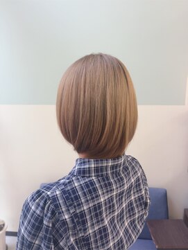 マテカ ヘアー(mateca hair) ハイトーンベージュ×ミディアムボブ
