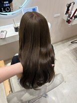 ロエ(LOE) オリーブカラーレイヤーカット顔周りレイヤーブリーチなし