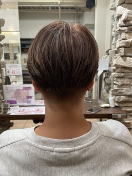 リー 甲子園(Lee) 刈り上げ丸みショートボブ