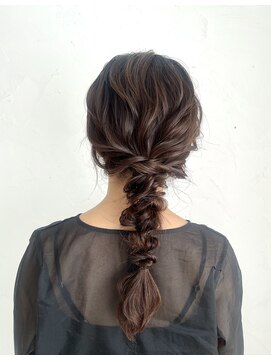 マルケ(marquer) パーティーやお出かけに!あみ下ろしヘアセット