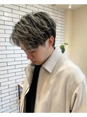 ハイライトカラー×ツイストスパイラル センターパート刈り上げ