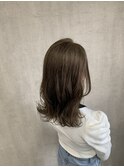 中明度ミルクティーベージュ