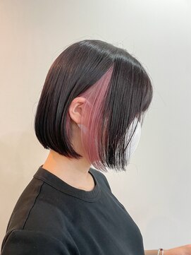 サクラ オモテサンドウ(SAKURA) 切りっぱなしボブ×インナーカラーピンク◎表参道