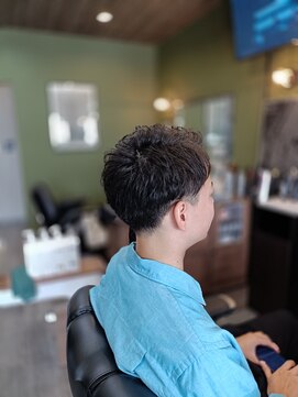 エン フロム ザ バーバー(縁 From the Barber) くせ毛活かしたツーブロック