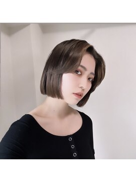 ヴィヴィー 福岡天神店(VIVIE) フェイスレイヤーとタッセルボブのバランスカット