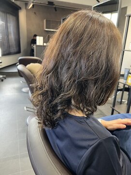 ヘアメイクアクト 都賀店 パーマはレイヤーを入れて軽い動きの出るスタイルに