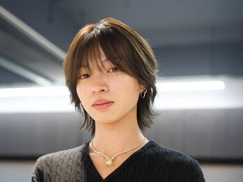 アンサー 原宿(ANSWER)の写真/重たい黒髪や動きが出ない髪に。ワンカラーで柔らかさを出し、ラウンドウルフマッシュで軽さと動きをプラス