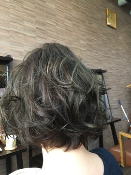 ビレッジエフ(villagef) ショートボブ。