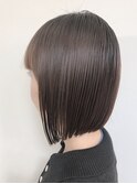 切りっぱなしストレートボブ