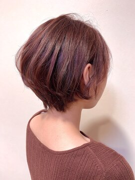 ピアリ(Peri) 透け感ピンクボブスタイル