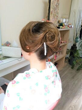 きものサロン すずめ屋 シンプル夜会巻き