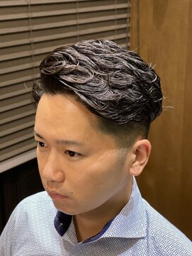 ヒロギンザバーバーショップ 丸の内店(HIRO GINZA BARBER SHOP) ツーブロック×フェードカット×アイロンパーマ