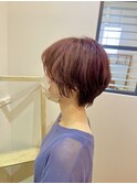 ピンクカラーのくびれショート