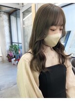 ネウィ 京橋(newi)&nbsp;【 newi 京橋 】　オリーブベージュ×レイヤーカット×ゆる巻き