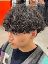 テン 心斎橋(tenn.)&nbsp;心斎橋プードルパーマスパイラルパーマフェードツイスパメンズ◎