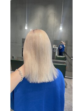 モニカ(MONIQA) ホワイトベージュ