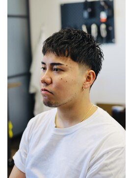 バタクラン(BATACLAN) ラフクロップ/フェード/シェービング/眉毛/バーバー/理容室/理容