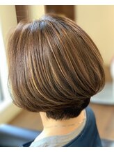 【NAVY 2025A/W】圧倒的人気の白髪ぼかしハイライト★トレンド感を取り入れながら気になる部分をカバー♪