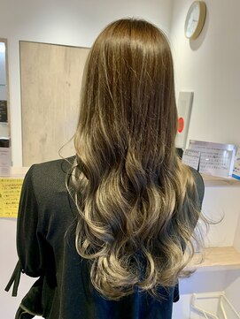 ルルバイアズール 草加店(LULU by azule) グラデーション,透明カラー,アッシュベージュ【草加】