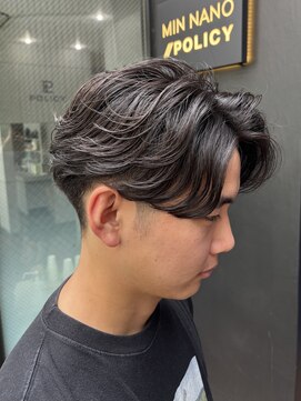 前髪ふんわりフェザーパーマセンターパート