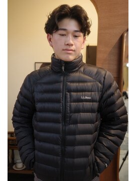 エディ(Edy) センターパートカルマヘアニュアンスパーマ韓国ヘア眉毛カット