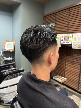 スタンドバーバー 柏(STAND BARBER) MEN’S/リバースセンターパート/ニュアンスパーマ/柏