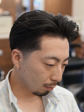 ザチョップショップ キチジョウジ(THE CHOP SHOP KICHIJOJI) テーパーフェードカットセンターパートシェービング吉祥寺理容室