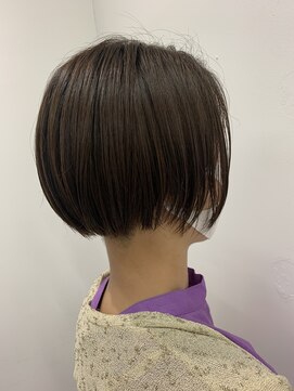 エスカーラ 表参道(THE ESCALA) 赤味消しオリーブ&髪質改善トリートメント【タビラマユミ】