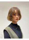 ベージュが引き立つグラデーションカラー