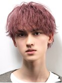 エアリーピンクメンズマッシュツーブロック金髪ハイトーンカラー
