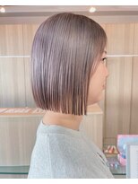 ラヴィエール(LAVIERE by R-EVOLUT)&nbsp;シルバーグレージュ/ダブルカラー/大人ボブ/タッセルボブ【柏】