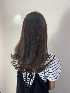 美容室 フォーリア Foglia ロングレイヤー アッシュカラー