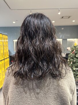 ナループロア ハチ(Nalu pu loa hachi) ウェーブパーマ/ブラウンパーマ/ミディアムパーマ