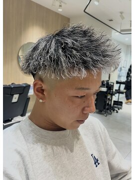 レボ 片町店(Revo) ツイストパーマ×ホワイトメッシュ