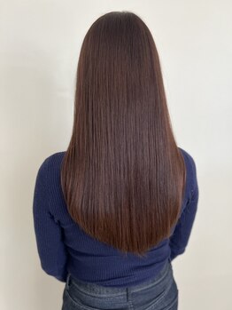 ミネルヴァ 長野店の写真/白髪を活かして、髪質まで整える。ダメージを最小限に抑えたカラー×極上トリートメントで、艶髪へ。