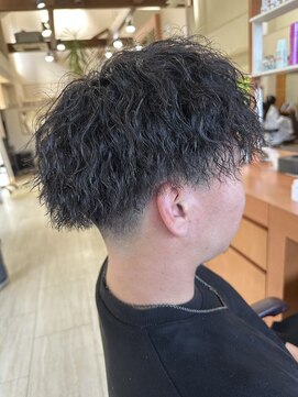 フェリア サウスガーデン(felia southgarden) メンズ◎強めツイストスパイラルパーマ×刈り上げ