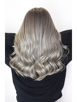 オズ 郡山桑野店(OZ)&nbsp;【OZ田中】ホワイトヘア#外国人風カラー