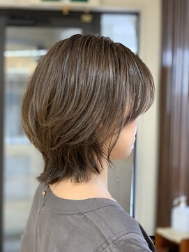 クオリス 上板橋店(QUALIS) 大人女性ひし形くびれミディアムレイヤーベージュ系ツヤ髪カラー