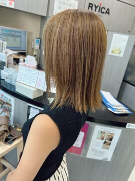 ル サロン リーカ 高見ノ里駅前本店(Le’Salon RYiCA) ぱっつんボブ ハイライト