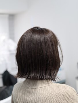 エマ(Emma) 外ハネ重めボブ