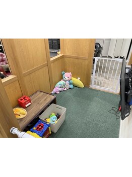 お子様の同伴来店も大歓迎♪親子特典のあるママさん想いのサロンです!!バウンサーもあり◎