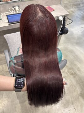 ユーフォリア 新宿通り(Euphoria) ワインレッド/ブリーチなしダブルカラー/艶カラー/韓国カラー